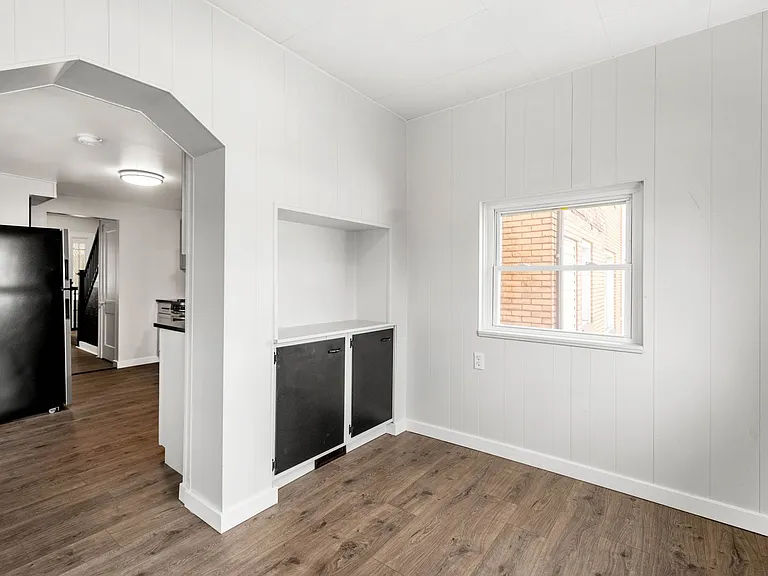 813 E 10th Ave — Photo 18