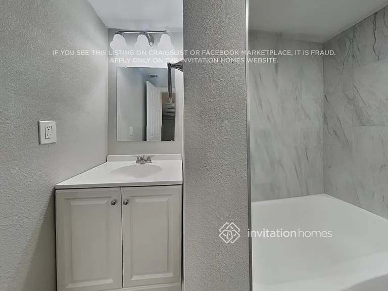 4359 Neptune Dr SE — Photo 16