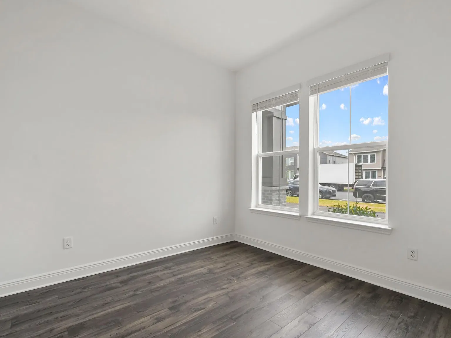 4 bed, 1854 sqft, $2,400 — Photo 4