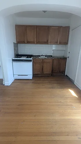 905 E 80th St #1 Photo 1