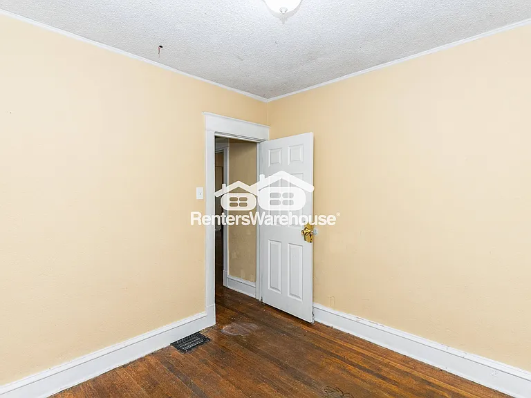4038 Bellefontaine Ave — Photo 18