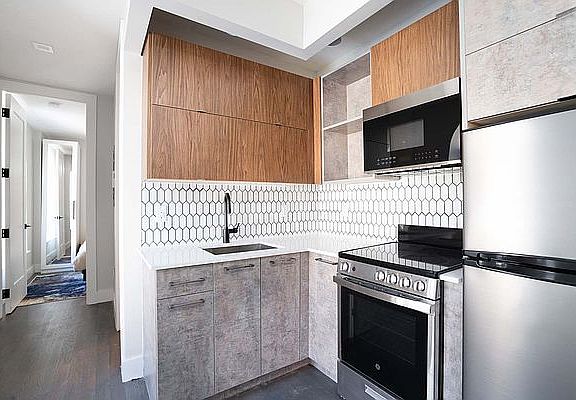 5th image of 346 E 105th St #3D