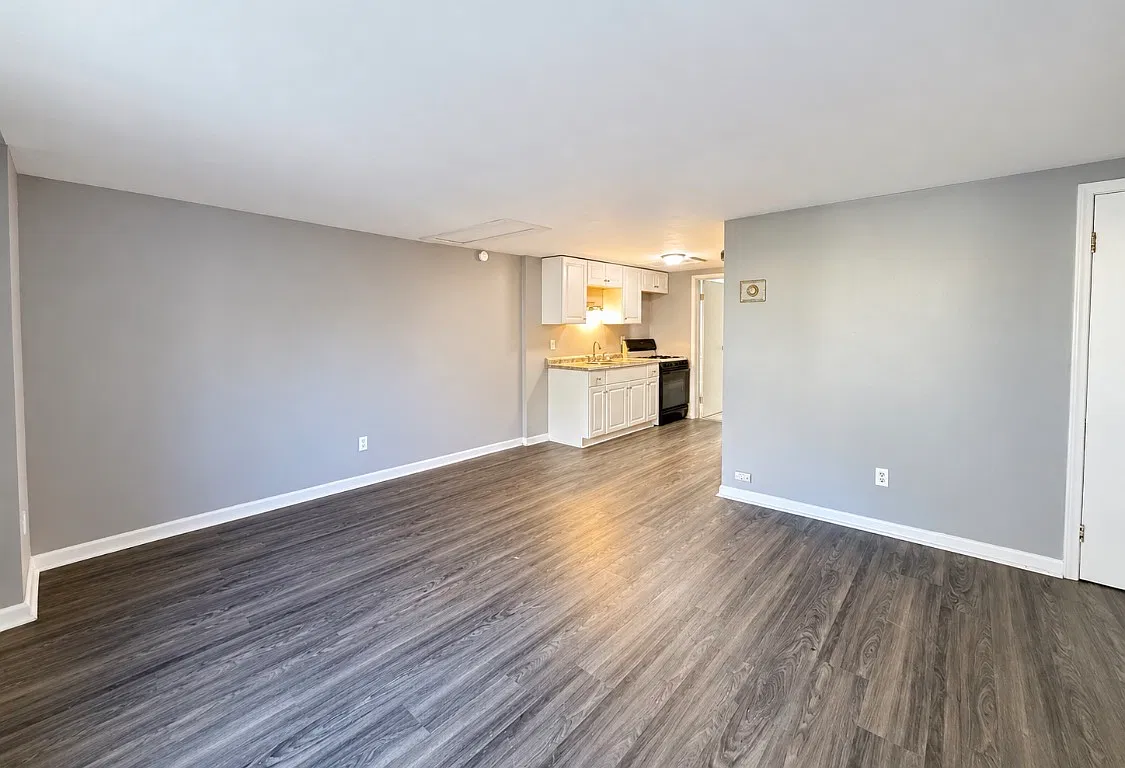 1 bed, $895 — Photo 2