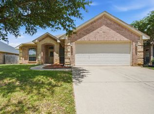 301 Lottie Ln, Saginaw, TX 76179