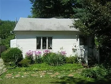 546 W Shore Blvd photo 1