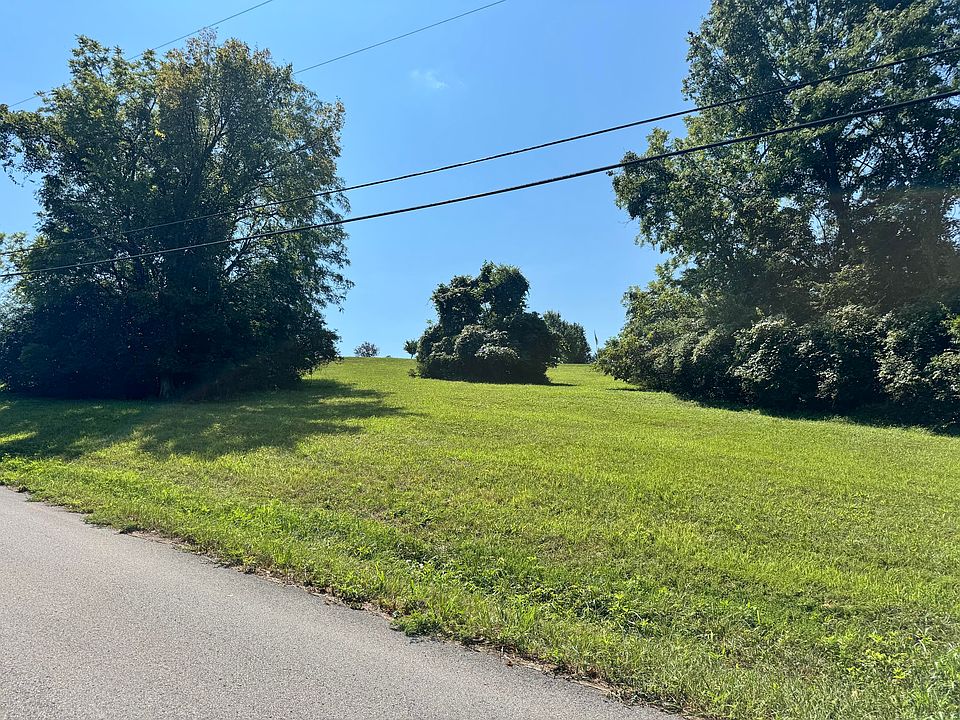 2nd image of 584 Avawam Dr