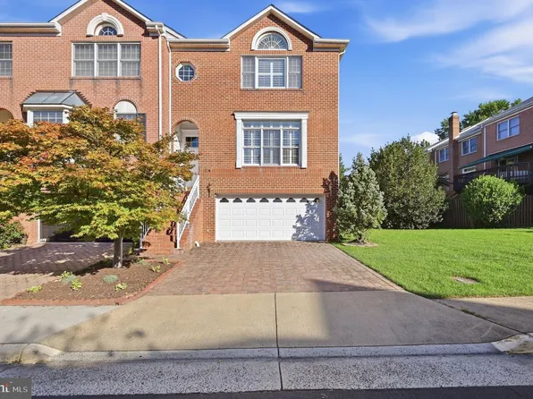 8143 Madrillon Ct, Vienna, VA 22182