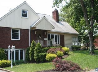 10 Southboro Ln, Glen Rock, NJ 07452