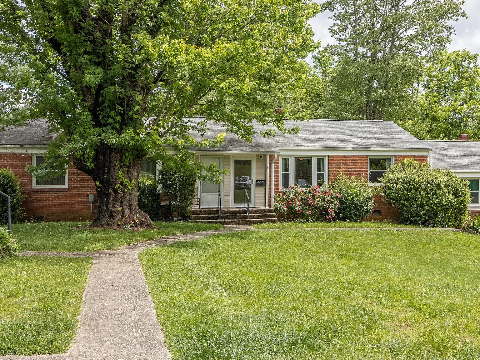 2 bed, 724 sqft, $1,650 — Photo 2
