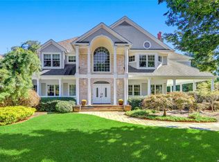 10 Basket Neck Ln, Remsenburg, NY 11960