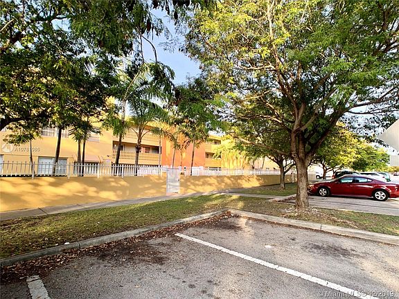 3rd image of 1851 NE 168th St APT A5
