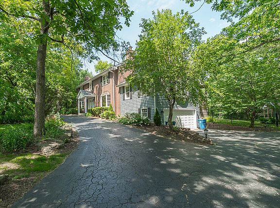 3rd image of 29 Romiga Ln