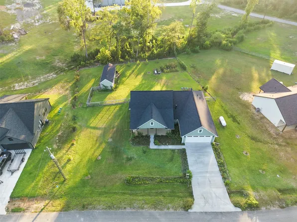 140 Faulkner Ave, Coldspring, TX 77331