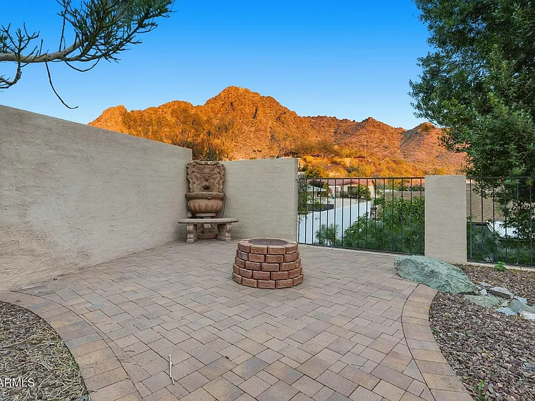 2221 E Vista Ave — Photo 38