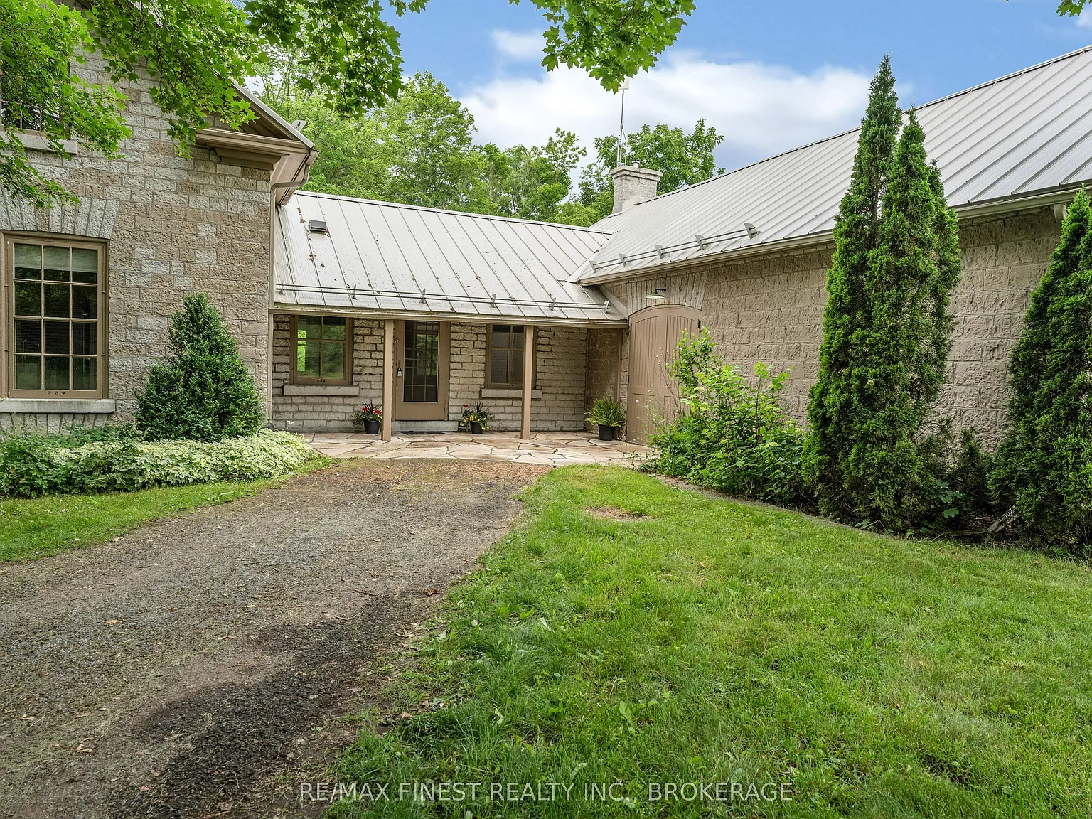 3 bed, $3,100 — Photo 2