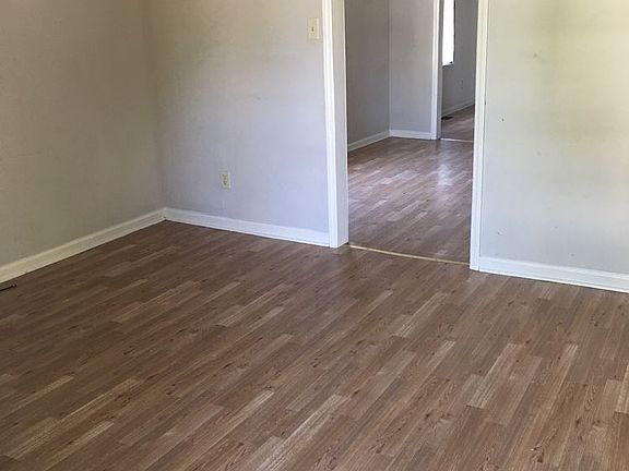 2nd image of 804 Reid St