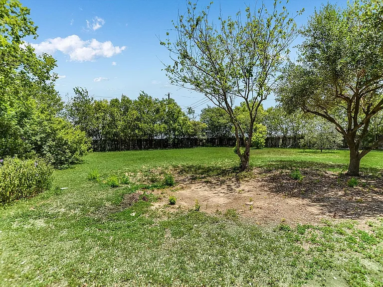 14407 Citron Cv — Photo 17
