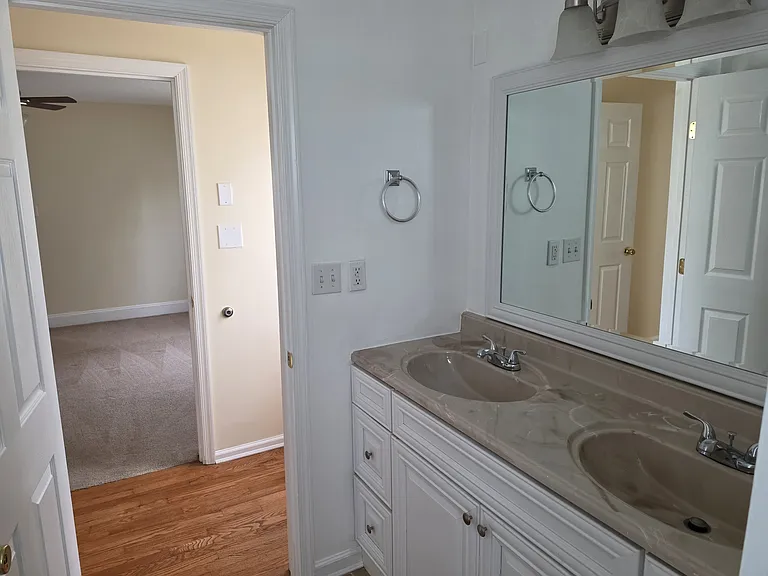 511 E Lincoln Ave — Photo 9