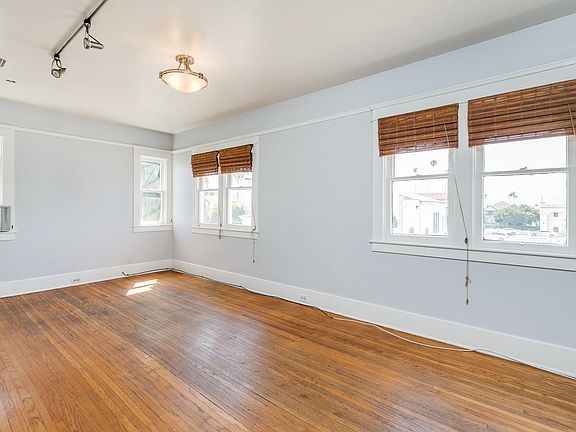 3rd image of 873 Poinsettia Pl #B