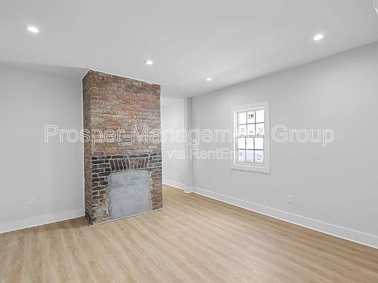 22 Nunan St #A — Photo 7