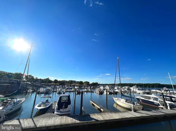 485 Harbor Side St APT 308, Woodbridge, VA 22191