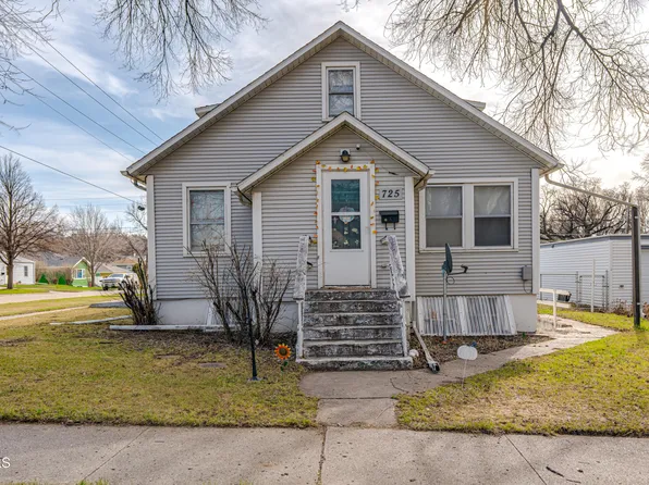 725 N 18th St, Bismarck, ND 58501