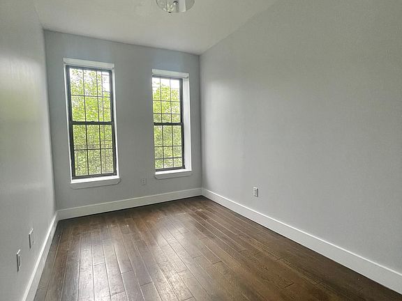 3rd image of 771 Saint Johns Pl APT 3R