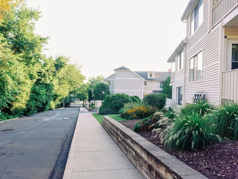 Whalley Ave — Photo 15