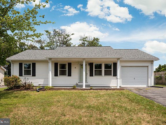 3rd image of 218 Somerset Dr