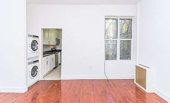 3rd image of 475 Hancock St #5B