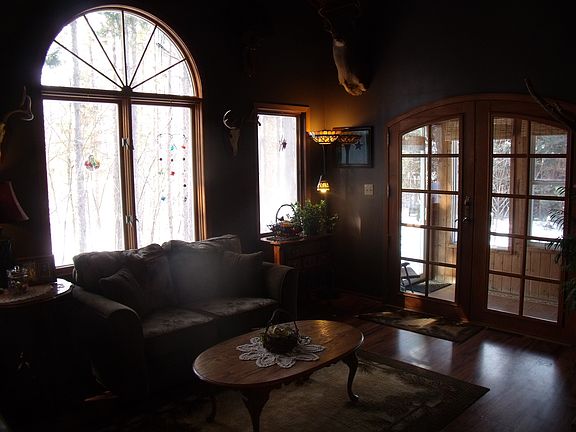 5th image of 941 Highland Ln