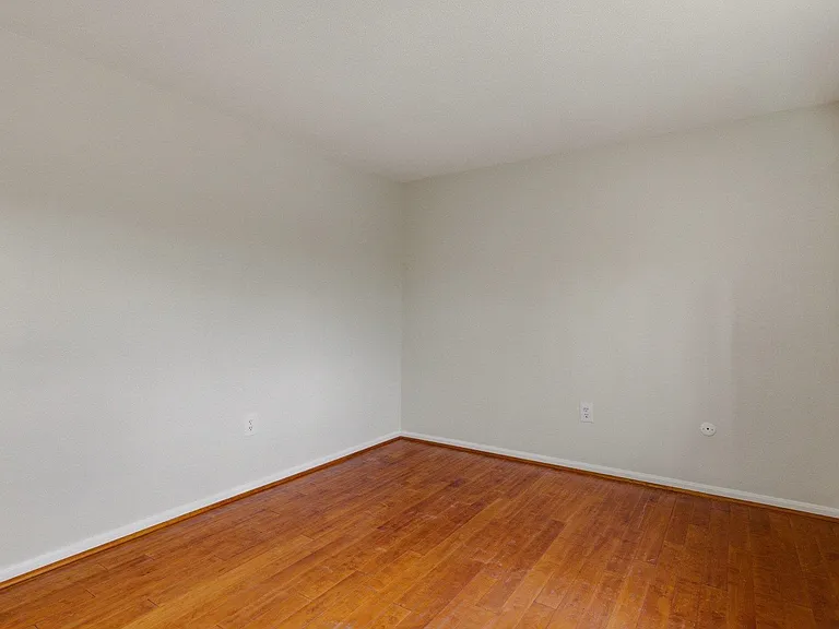 559 Sagamore Ave #15 — Photo 14