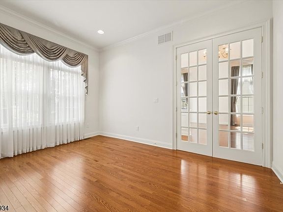 3rd image of 14 JOHNS DRIVE