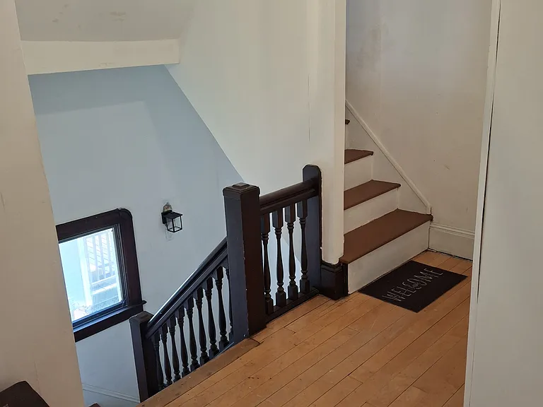 83-85 Fort Pleasant Ave #85R — Photo 3