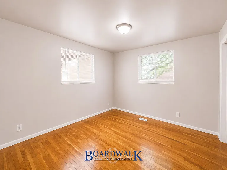 1016 E 3825 S — Photo 7