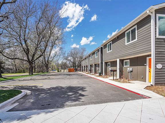 4th image of 708 N Date Ave
