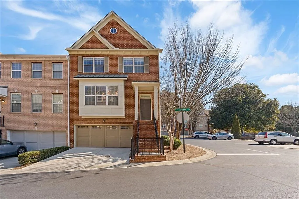 3 bed, 3.5 bath, 2761 sqft, $3,600 — Photo 1