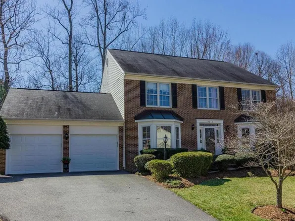 9213 Silverline Dr, Fairfax Station, VA 22039