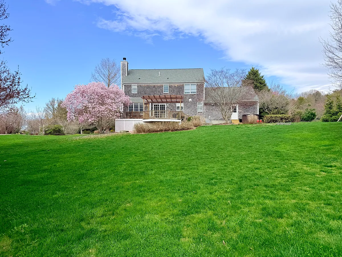 Building Photo - 220 Island Dr