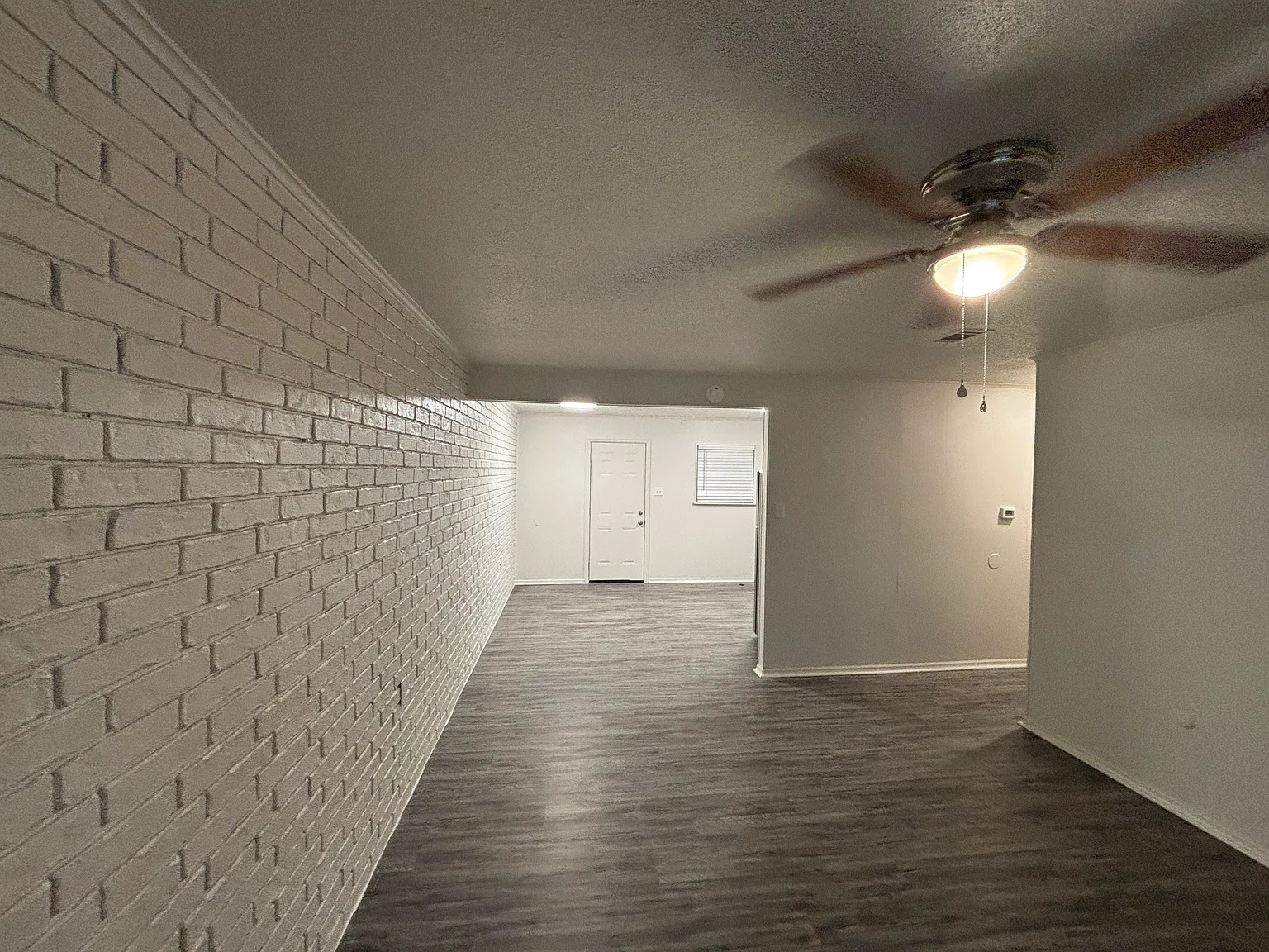 2 bed, 900 sqft, $950 — Photo 3