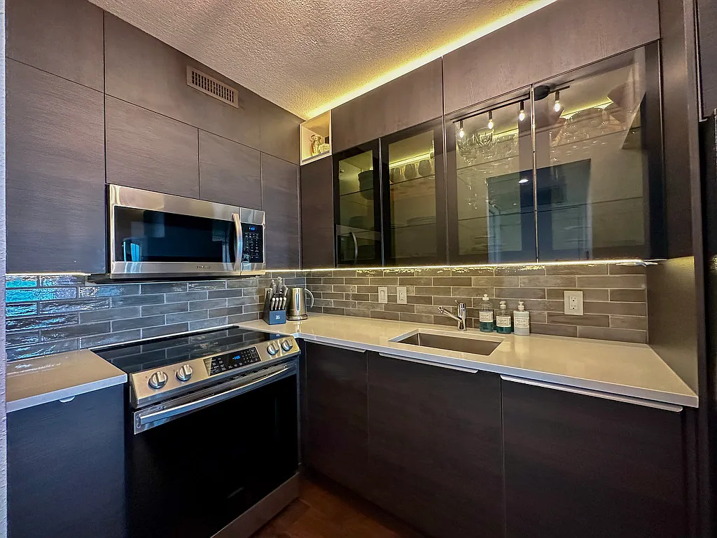 1 bed, 628 sqft, $3,200 — Photo 3