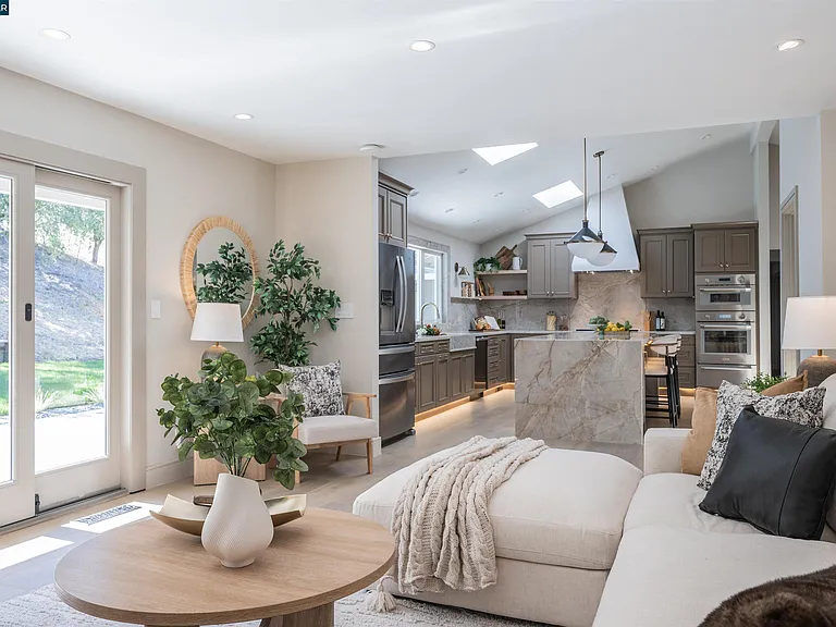 705 Camino Ricardo — Photo 12
