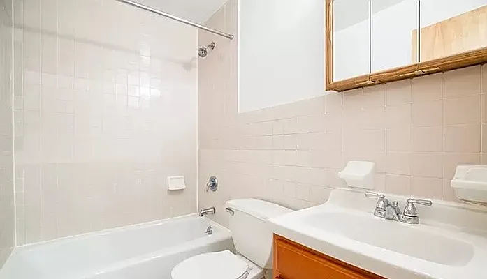 Rented by Green Leaf Management, LLC | media 17