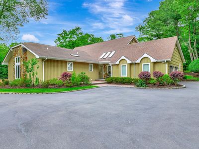11 Wandering Way, Smithtown, NY, 11787
