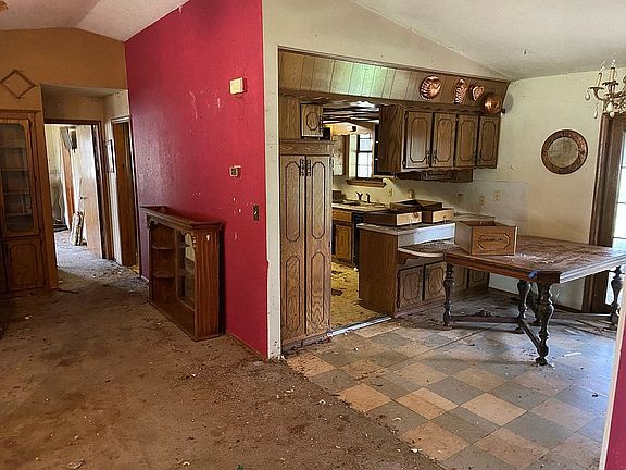 3rd image of 103 S Edna Dr