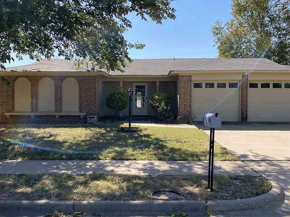 1st image of 2213 Selma Dr