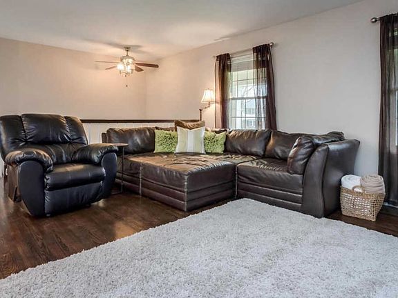 5th image of 830 Mission Hills Ln
