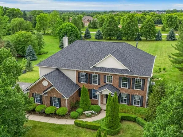 37W226 Baker Hill Ct, St Charles, IL 60175