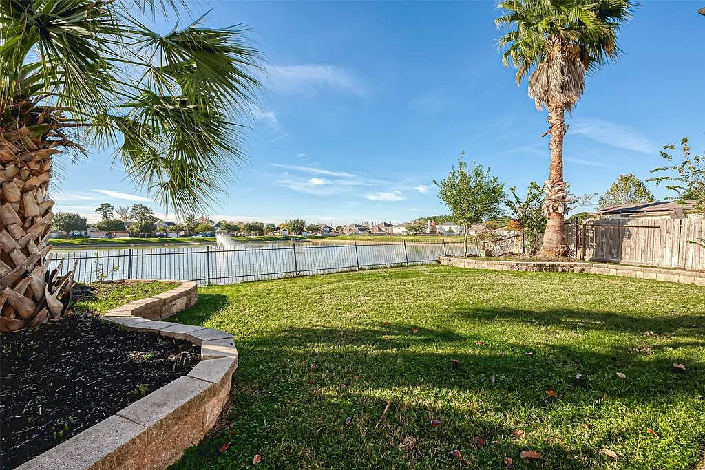 21527 N Boundary Peak Way — Photo 1