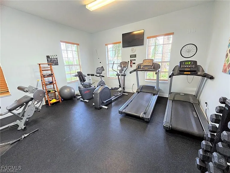 3627 Pine Oak Cir #102 — Photo 45